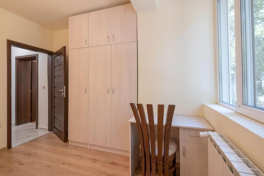 Top Location, Brand New 3 Bdrm Apt & Free Parking Sofia Ngoại thất bức ảnh