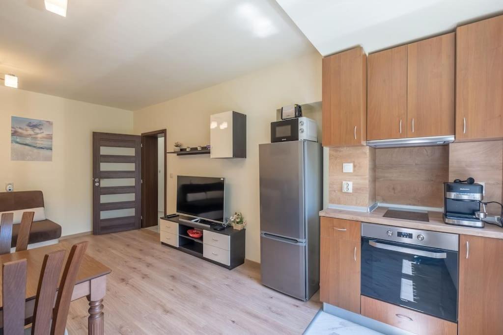 Top Location, Brand New 3 Bdrm Apt & Free Parking Sofia Ngoại thất bức ảnh