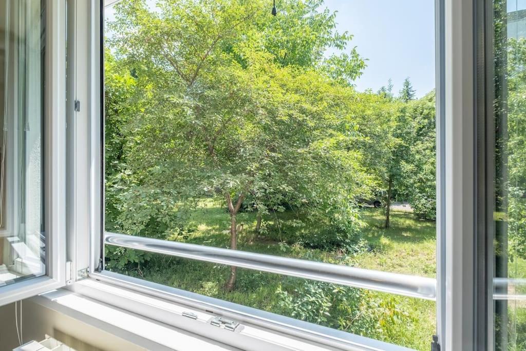 Top Location, Brand New 3 Bdrm Apt & Free Parking Sofia Ngoại thất bức ảnh
